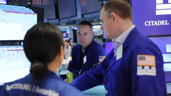  美股早盘强势反弹，布油失守关键关口；地缘局势缓和迹象显现。 股票财经 美股早盘强势反弹，布油失守关键关口；地缘局势缓和迹象显现。 股票财经 美股早盘强势反弹，布油失守关键关口；地缘局势缓和迹象显现。 股票财经