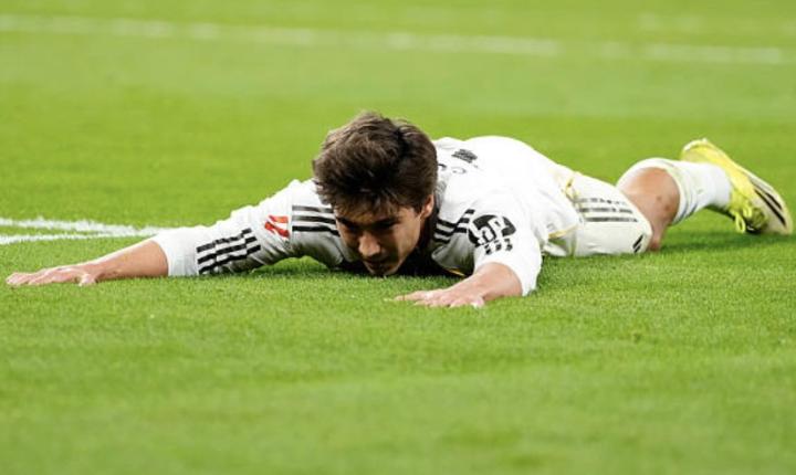  皇马年轻前锋膝盖困扰持续，贡萨洛-加西亚近况引关注。 体育新闻 皇马年轻前锋膝盖困扰持续，贡萨洛-加西亚近况引关注。 体育新闻 皇马年轻前锋膝盖困扰持续，贡萨洛-加西亚近况引关注。 体育新闻