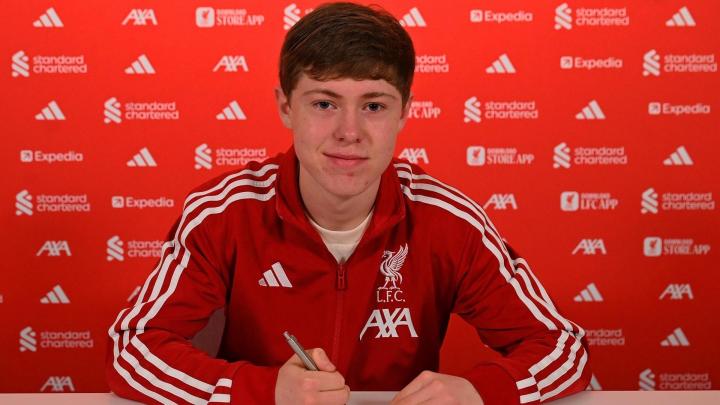  红军青训再添新力量；乔-厄普顿签约首份职业合同值得期待。 体育新闻 红军青训再添新力量；乔-厄普顿签约首份职业合同值得期待。 体育新闻 红军青训再添新力量；乔-厄普顿签约首份职业合同值得期待。 体育新闻