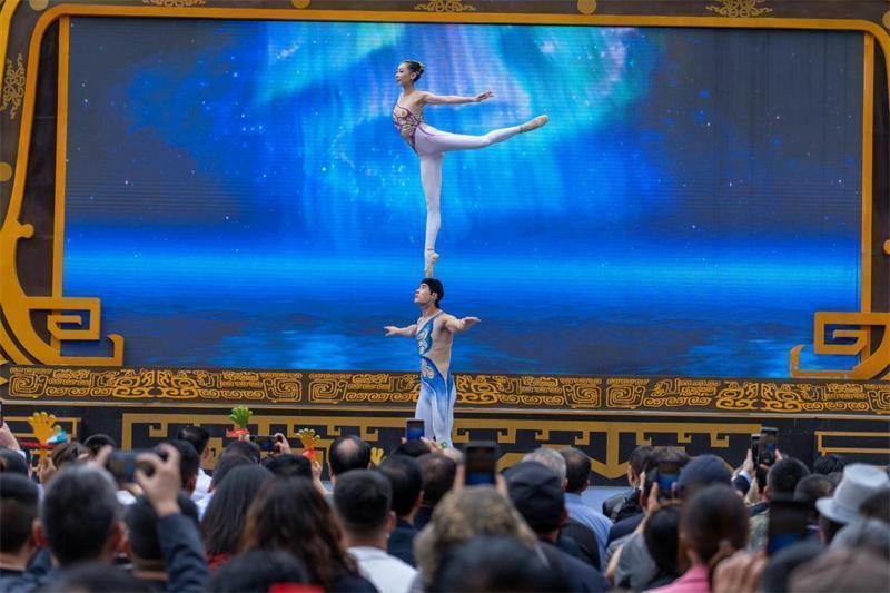  【深度】国家级非遗杂技走进基层：一场传统艺术的当代破局与传承实验 文化旅游