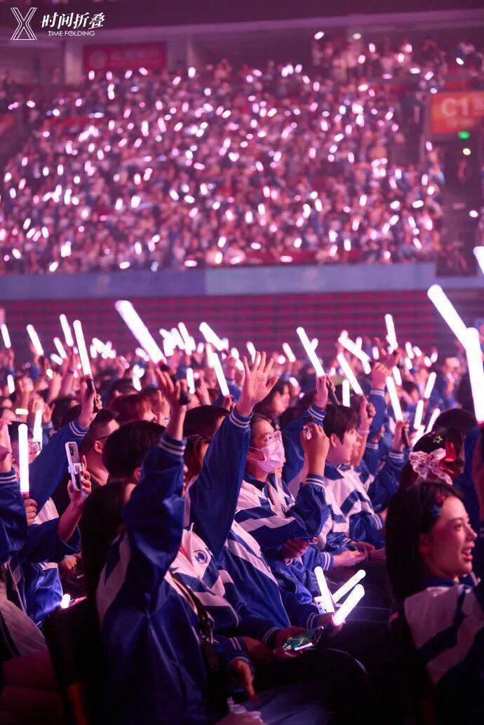  徐良《时间折叠》演唱会深度复盘：一场教科书级的身份整合营销 娱乐新闻