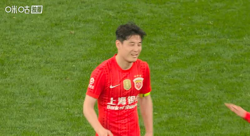 技术解码:武磊两度错失吊门背后的脚法分析 体育新闻